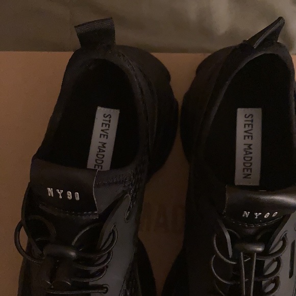 Steve Madden sneakers size 7 PICK UP ONLY!!! - Picture 4 of 5